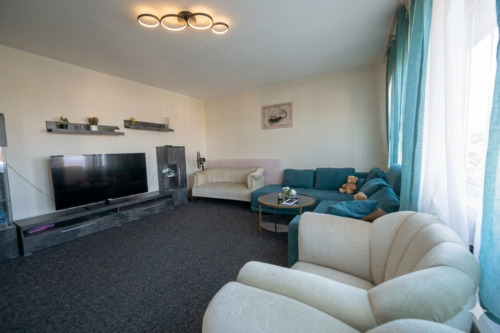 Wohnzimmer Wohnung - Etagenwohnung mit 116,80 m&sup2; in Dernbach zum Kaufen