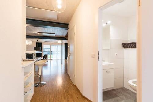 EG Eingang mit Gästetoilette - 