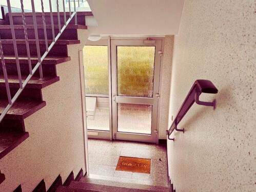 Modernes Treppenhaus – Gepflegtes, zeitgemäßes Treppenhaus mit Wohlfühlcharakter - 