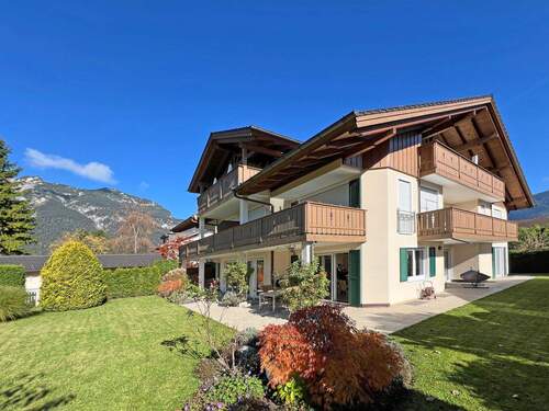 Südansicht Haus - Terrassenwohnung mit 248,00 m² in Garmisch-Partenkirchen zum Kaufen