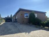 Auffahrt - Bungalow in attraktiver Wohnsiedlung zu verkaufen