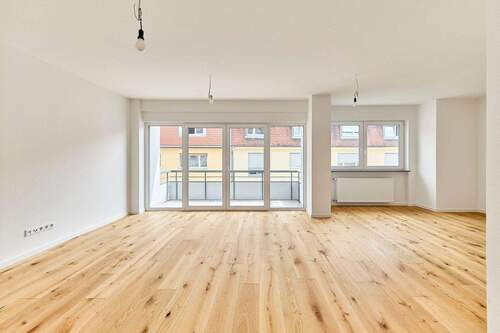 Wohnzimmer - 3 Zimmer Etagenwohnung zum Kaufen in Mannheim