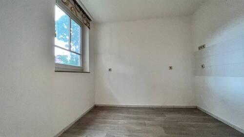 Ku¨che - Etagenwohnung mit 61,80 m&sup2; in Schönebeck (Elbe) zur Miete