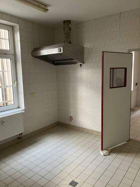 Küche mit Dunstabzug - Gewerbeobjekt (Büro, Produktion, Verkauf) in Jena zum Kaufen