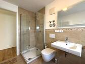 Bad Dusche - 3 Zimmer Terrassenwohnung in Tutzing