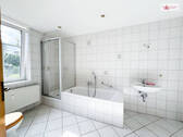 Badezimmer - Etagenwohnung mit 56,00 m² in Thalheim/Erzgebirge zur Miete