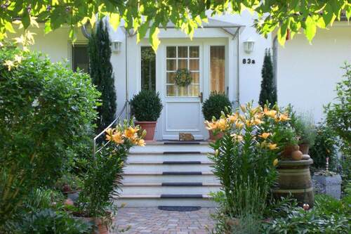 Haus Eingang - Einfamilienhaus mit 240,00 m² in Berlin zum Kaufen