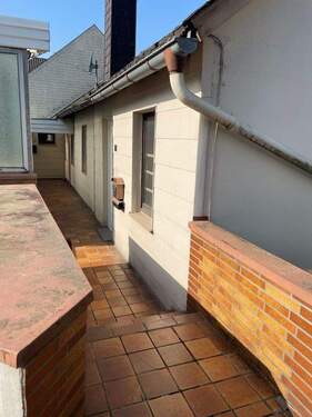 Hauseingangsbereich - Erstbezug, modernisierte, großzügige 2-Zimmer-Erdgeschosswohnung,sep.Eingang, Zentrum Wiehl-Bielstein