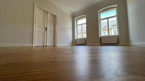 Referenzbild Wohnzimmer - +++ERSTBEZUG+++ HOCHWERTIGES WOHNEN NACH KOMPLETTSANIERUNG!!!