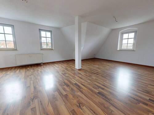 Ansicht I: Wohn- und Esszimmer - Lichtdurchfluteter Wohntraum mit Wannenbad: Perfekt für Singles & Paare in Burgstädt!