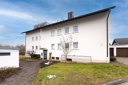 Hausansicht - 3-Zi.-Wohnung mit toller Aussicht in ruhiger Lage von Rechberghausen