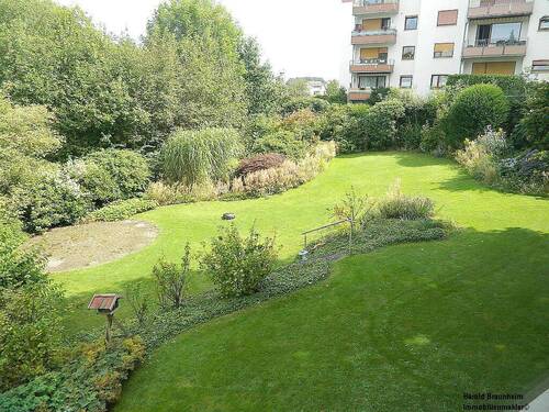 Blick in den Garten vom Esszimmer im Erdgeschoß - 