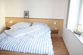 Schlafzimmer Fewo EG - Doppelhaushälfte mit 90,00 m&sup2; in Karlshagen zum Kaufen