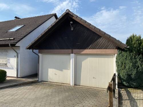 Ansicht der Doppelgarage - 