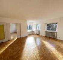 Attraktive 3 12 Zimmer-Wohnung mit zwei Balkonen in Stuttgart-Kaltental