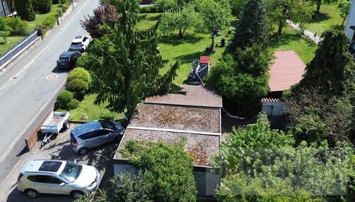 Garage und Gartenbereich - 