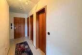 Flur - Etagenwohnung mit 77,00 m&sup2; in Augsburg zum Kaufen