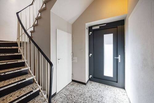Hausflur - Mehrfamilienhaus, Wohnhaus mit 88,00 m&sup2; in Bielefeld-Gadderbaum zum Kaufen