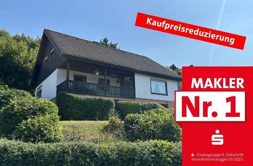 Straßenansicht - Idyllisches Familienhaus mit Balkon und viel Platz