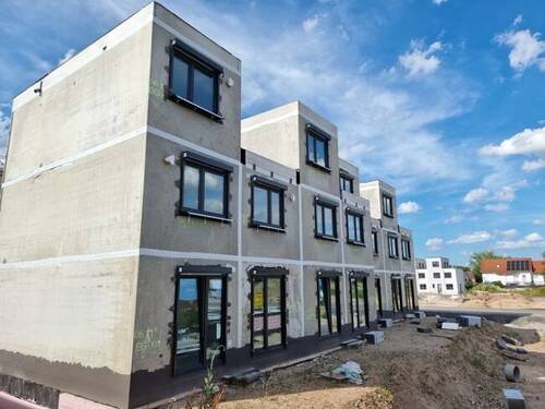 Ansicht Garten seitlich - 5 Zimmer Reihenmittelhaus in Hanau-Steinheim