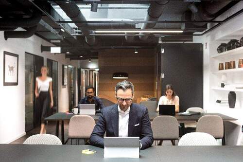 Hot Desk - 