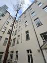 Fassade_SeitenflügelIMG_3292 - top Lage nahe Savignyplatz - 298.700,00 EUR Kaufpreis, ca.  75,50 m² Wohnfläche