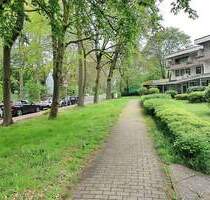 Vielseitig nutzbare Gewerbefläche in der Lesumer Heerstraße mit Schwimmbadnutzung. - Bremen St. Magnus