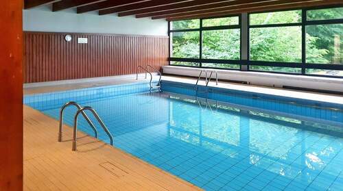 Großes Schwimmbad. - 