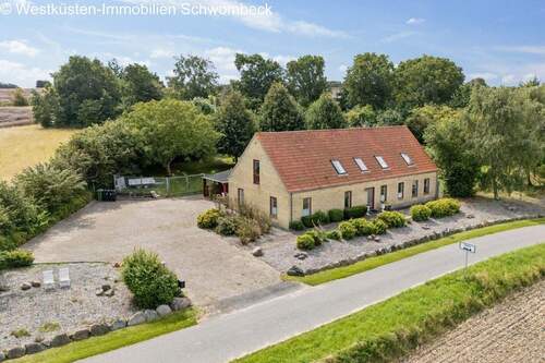 Aussenansicht - Geräumiges Haus in ruhiger Lage