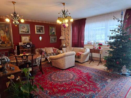 Wohnzimmer.jpg - 6 Zimmer Doppelhaushälfte zum Kaufen in Gerzen