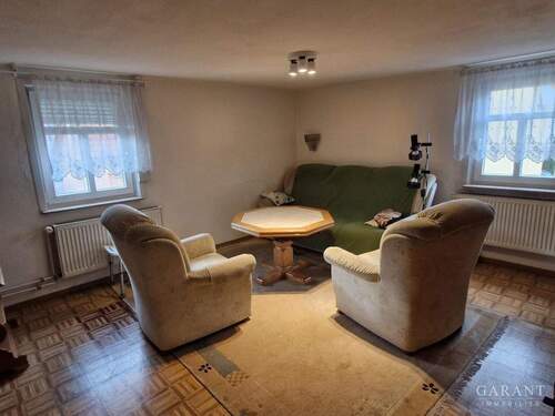 Wohnzimmer - 8 Zimmer Einfamilienhaus zum Kaufen in Reichenbach an der Fils