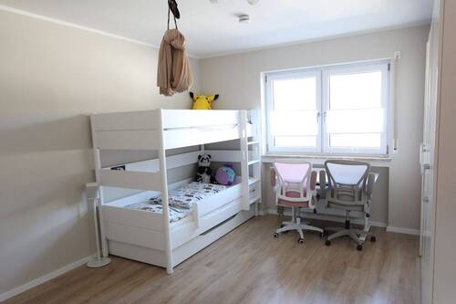 ...lichtdurchflutetes Kinderzimmer - 