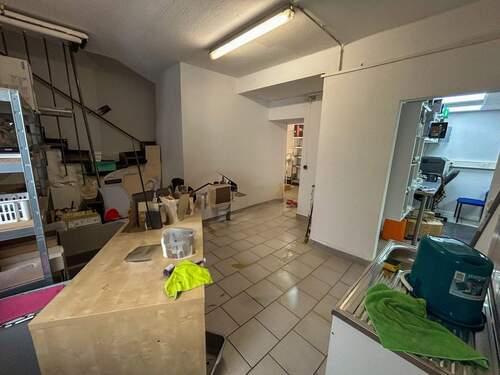 3.2 Lagerraum mit Küchenelement - 