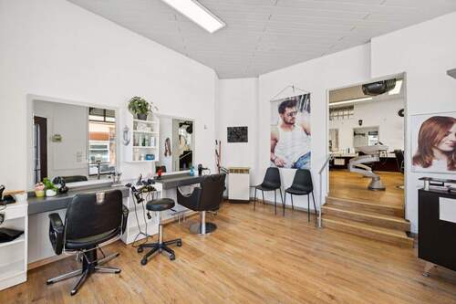 Empfangsbereich - 3 Zimmer Etagenwohnung zum Kaufen in Stuttgart