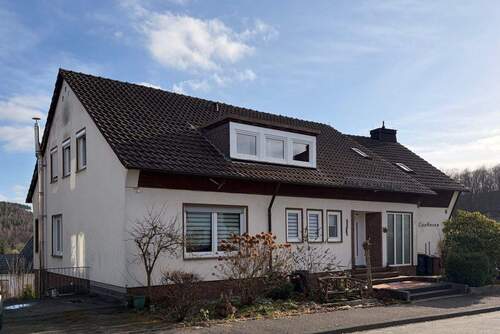 Straßenansicht - Einfamilienhaus mit 328,00 m&sup2; in Bad Berleburg zum Kaufen