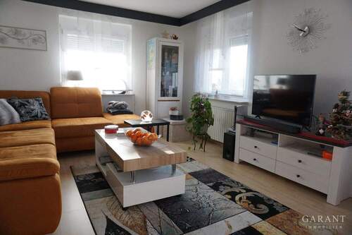 Wohnzimmer - 1 Zimmer Mehrfamilienhaus, Wohnhaus in Loßburg