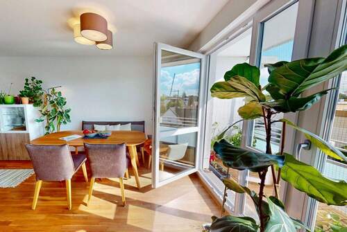 Wohnzimmer - 3 Zimmer Etagenwohnung zum Kaufen in München