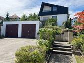 Ansicht mit Garagen - 7 Zimmer Mehrfamilienhaus, Wohnhaus zum Kaufen in Filderstadt / Plattenhardt