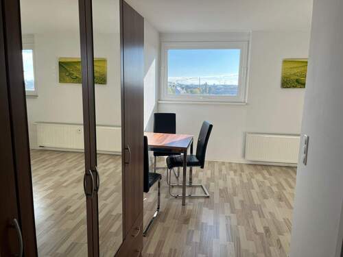 Eingangsbereich - Möbliertes 1 Zimmer-Appartement mit modernem Duschbad, 7. OG mit Aufzug, Außenstellplatz oder TG-Stellplatz optional