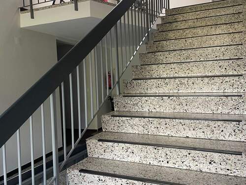 Gepflegtes Treppenhaus - Etagenwohnung zum Kaufen in Laboe