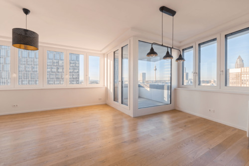 Wohnzimmer mit Loggia - 