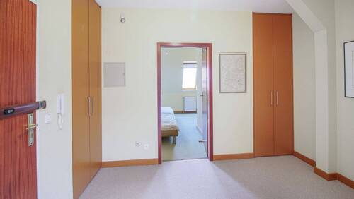 Flur mit zwei Abstellkammern - Etagenwohnung mit 96,00 m² in Berlin zum Kaufen
