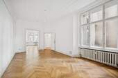 Berliner Zimmer - Zentrum der Wohnung - 5 Zimmer Etagenwohnung zum Kaufen in Berlin