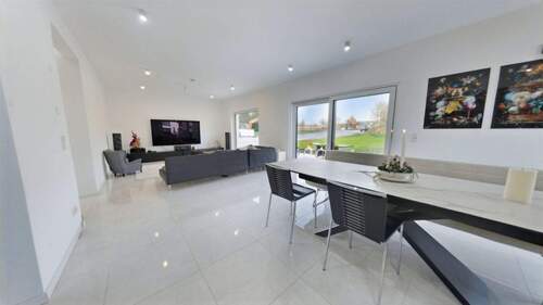 Wohn- u. Essbereich, Bild 2 - 