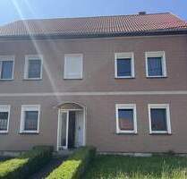 Zweifamilienhaus mit großzügigem Grundstück und moderner Technik - Urleben