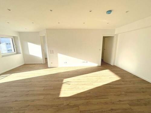 Wohnbereich + Hauswirtschaftsraum - Etagenwohnung mit 70,00 m&sup2; in Trier zur Miete