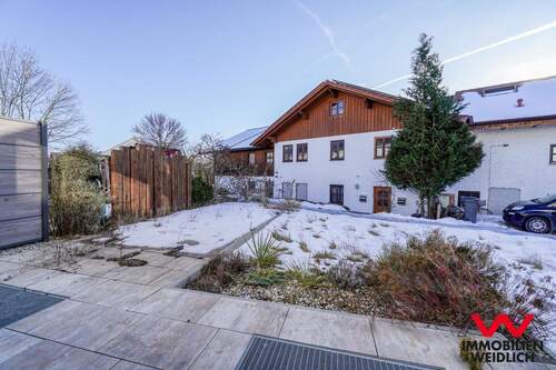 Blick vom Wohnzimmer auf die Terrasse - 