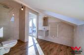 Bad im Dachgeschoss - 