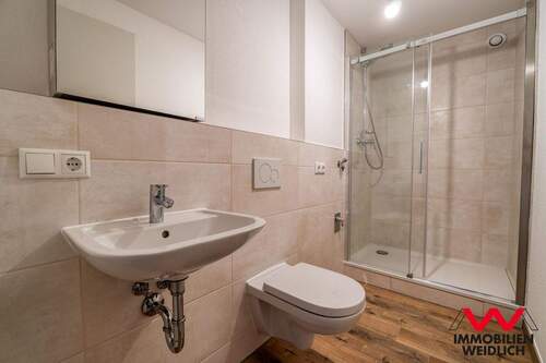 Duschbad im Keller - 