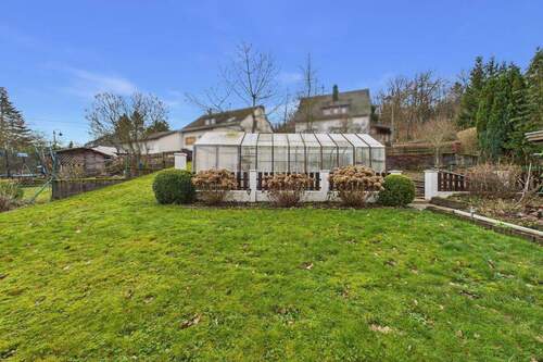 Garten - 6 Zimmer Einfamilienhaus in Deuselbach